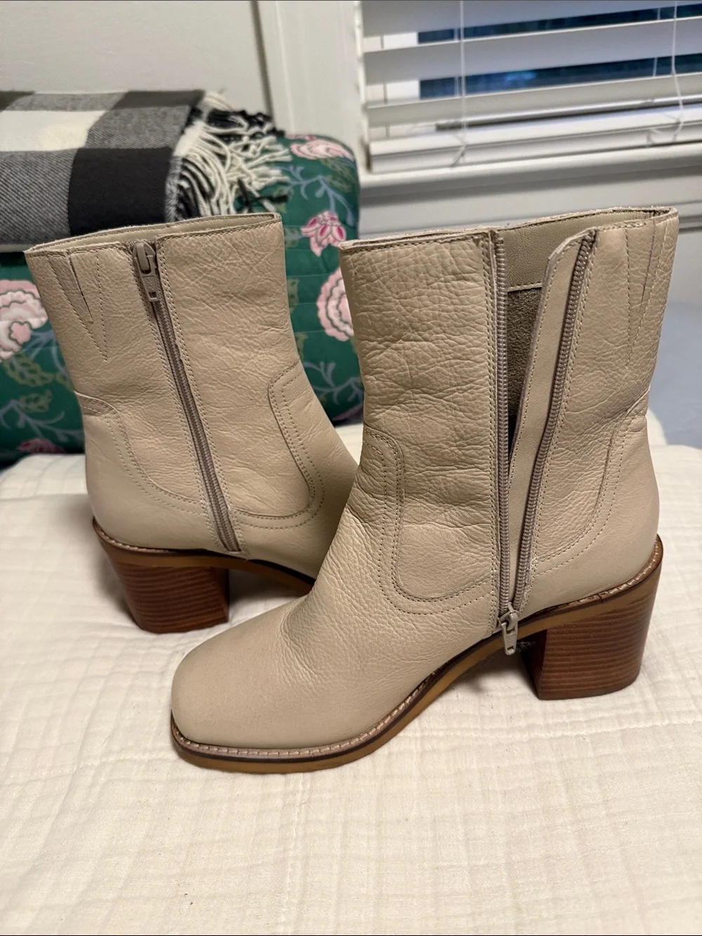 Seychelles Cream Leather Square-Toe Ankle Booties